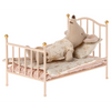 Mouse Vintage Bed Rose (Includes Bedding)