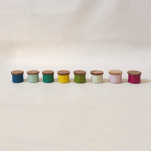 Enamel Pot with Acacia Wood Lid