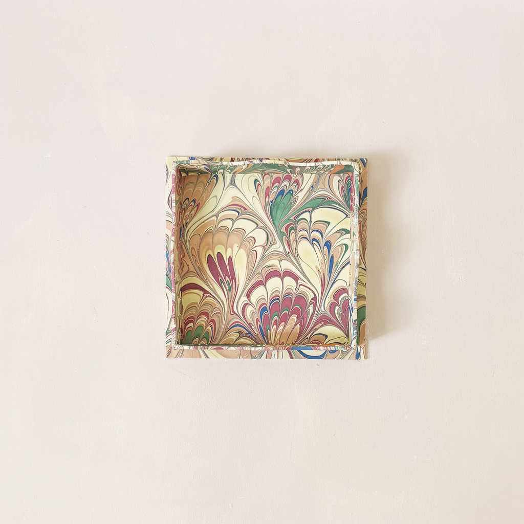Scalloped Marble Small Tray Cream & Pink