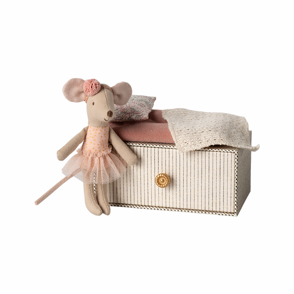 Dancer Little Sister Mouse in Daybed