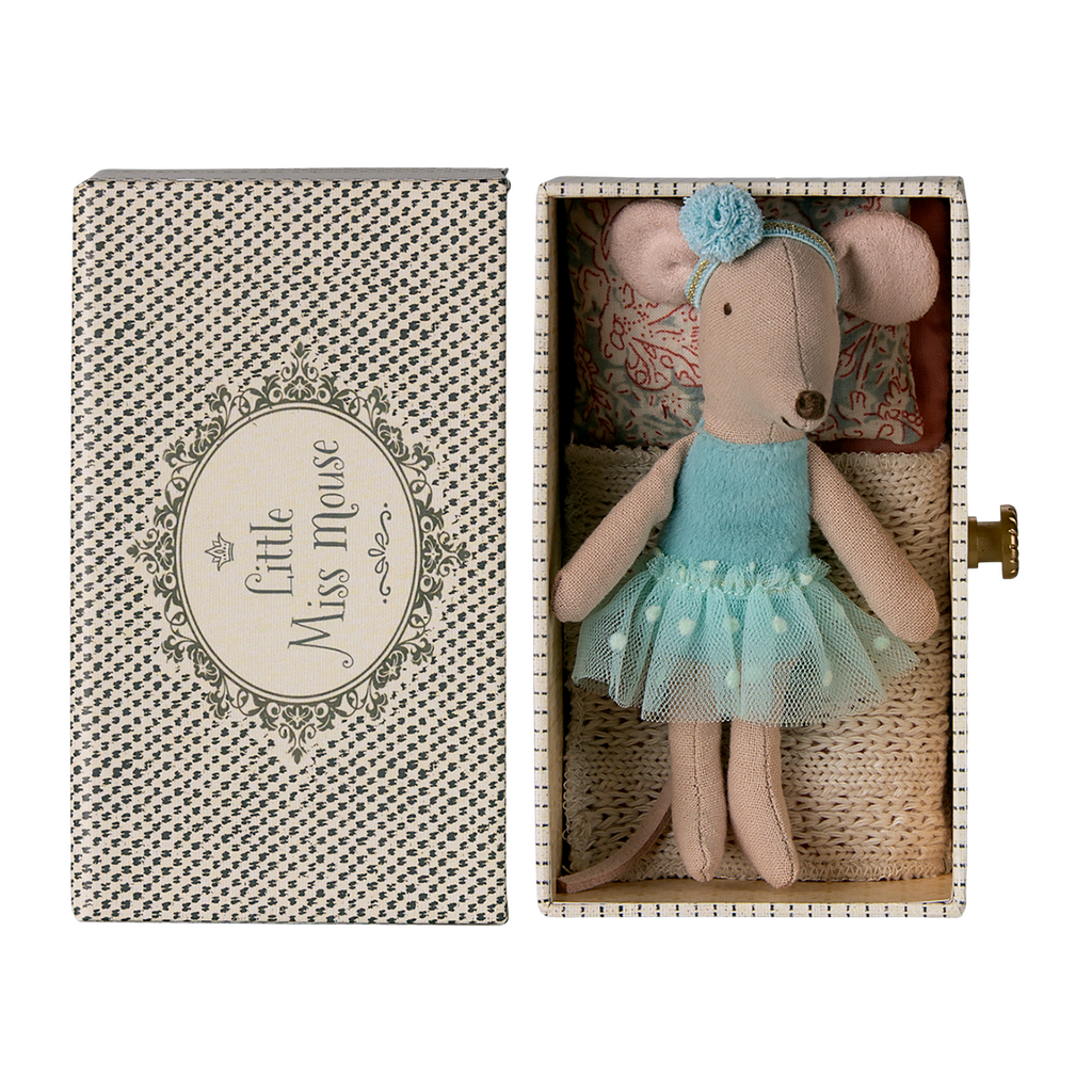 Dancer Little Sister Mouse in Daybed