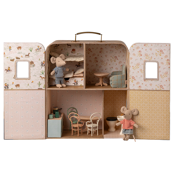 Little Sister & Brother SuitCasa