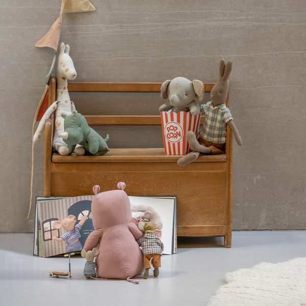 LouiMax Dreams of Being An Adult