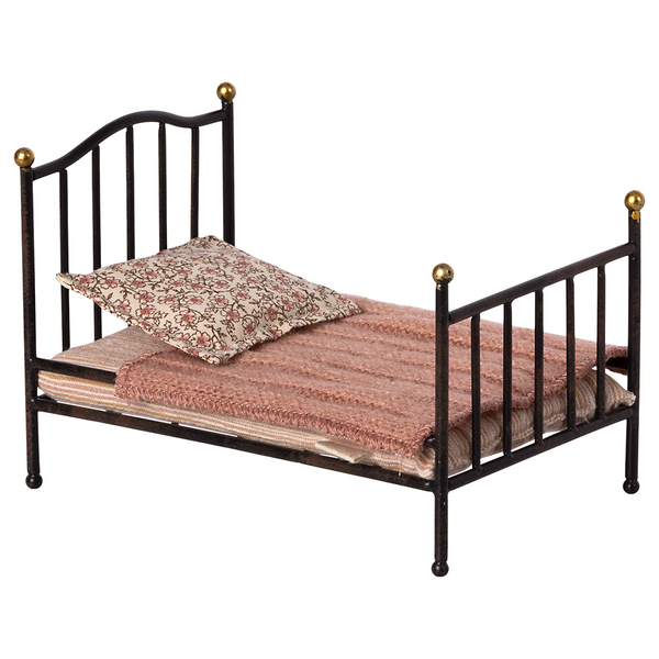 Mouse Vintage Bed Black (Includes Bedding)