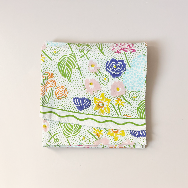 Festive Garden Tablecloth 90" Round