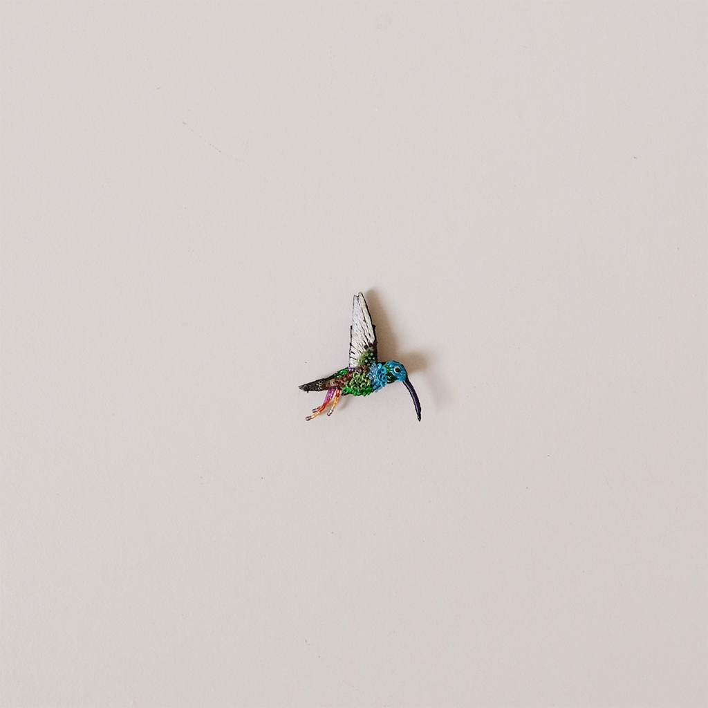 Emerald Chin Hummingbird Embroidered Pin