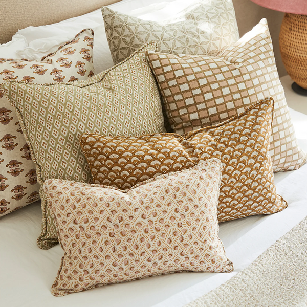 Ordu Petal Pillow Cover 12" x 18"